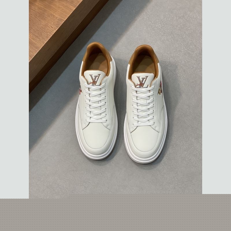 l**is V*t*n sneakers